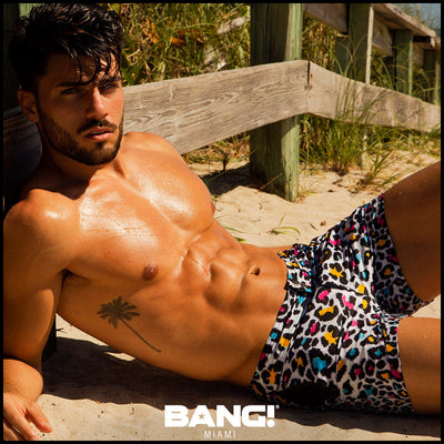 8-BIT POP LEOPARD - Beach Shorts