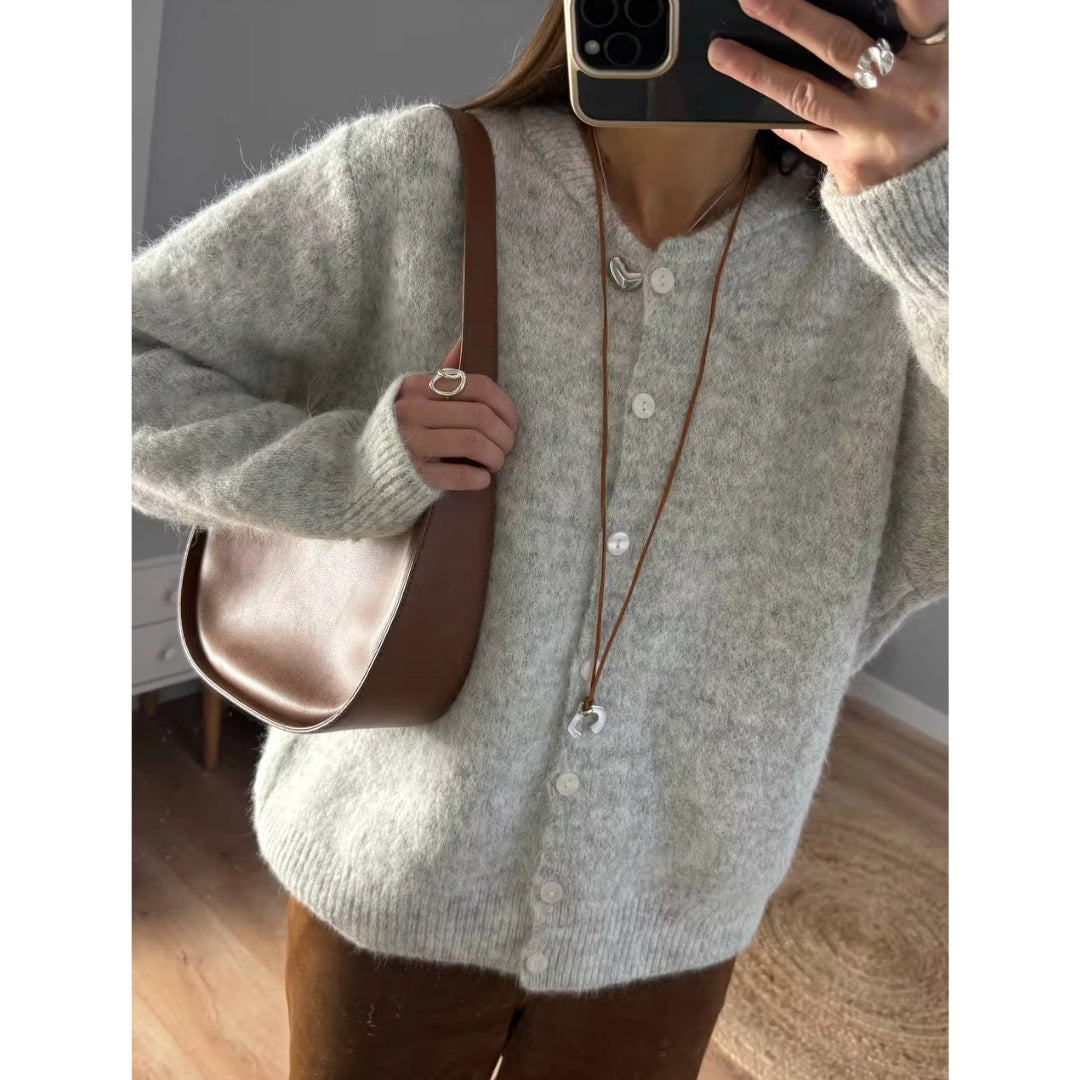 Ivy - Cosy knit button-up cardigan