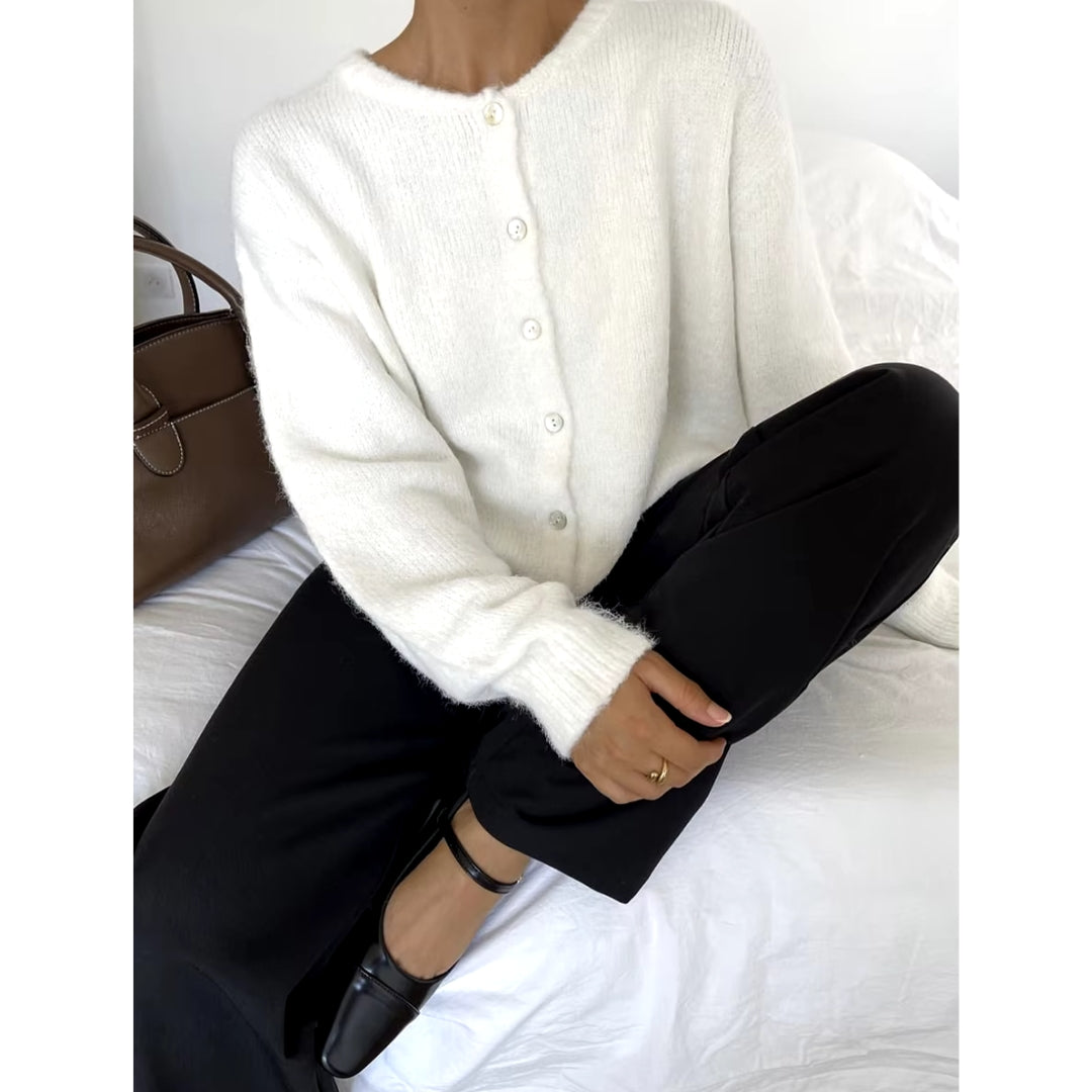 Ivy - Cosy knit button-up cardigan