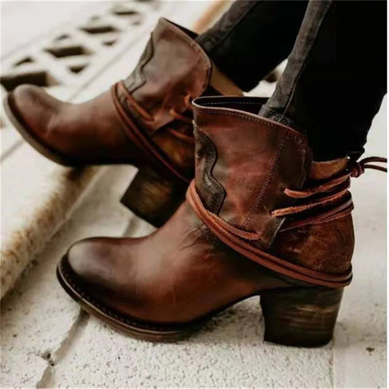 Isla™ Vintage Western Boots