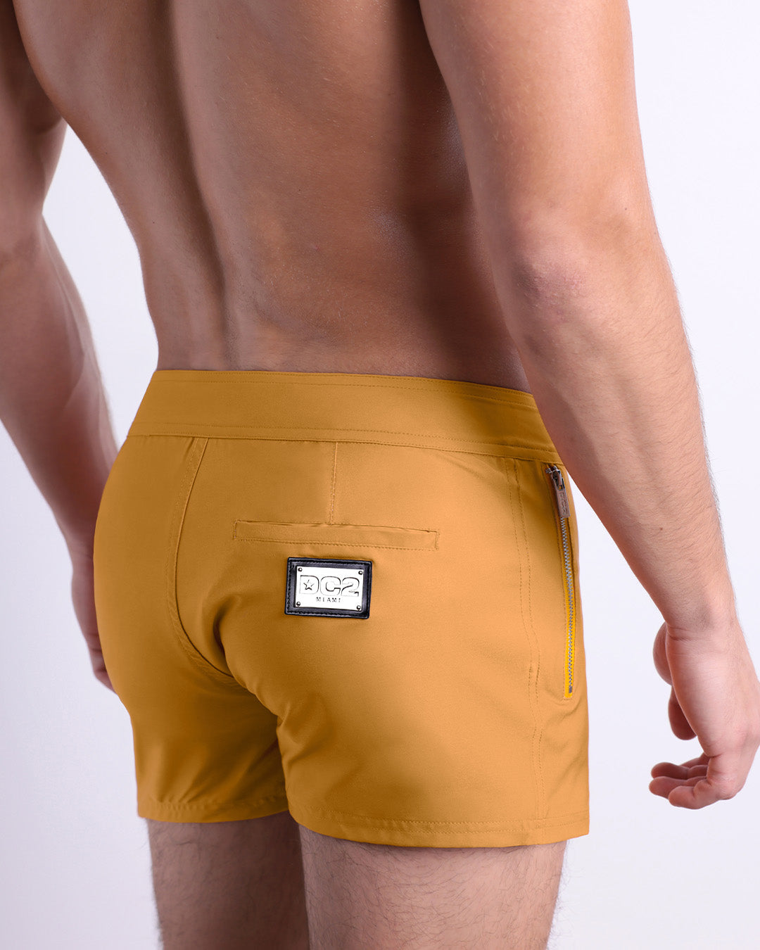 RETRO MUSTARD - Beach Shorts | DC2