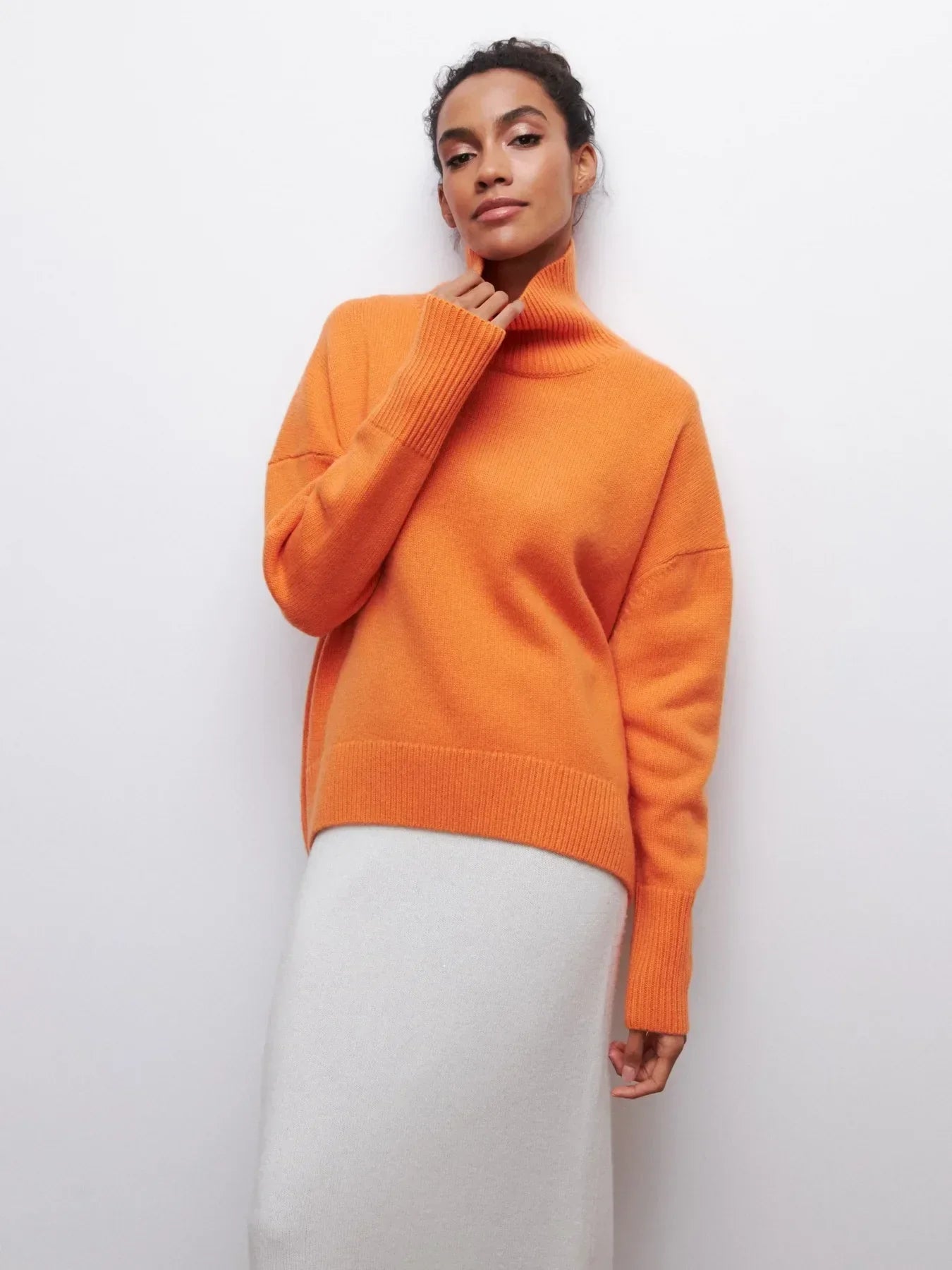 Avery - Relaxed Turtleneck Knit Sweater
