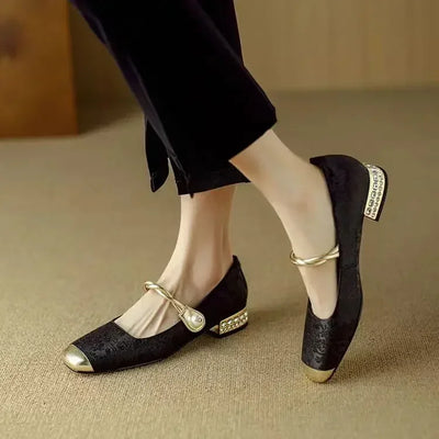 Aisha - Elegant Vintage Look Flats