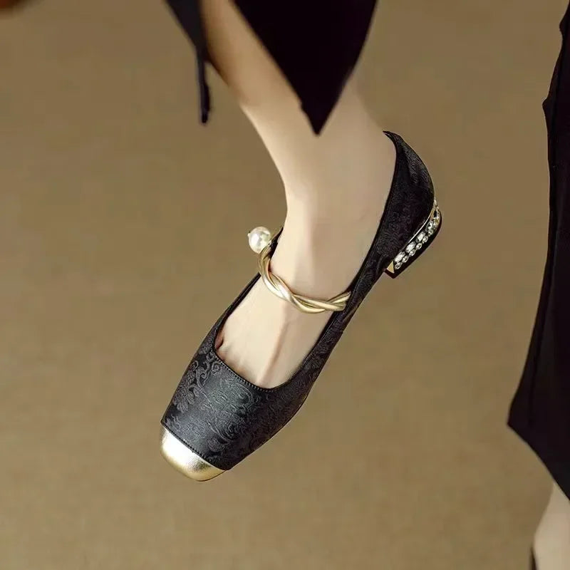 Aisha - Elegant Vintage Look Flats