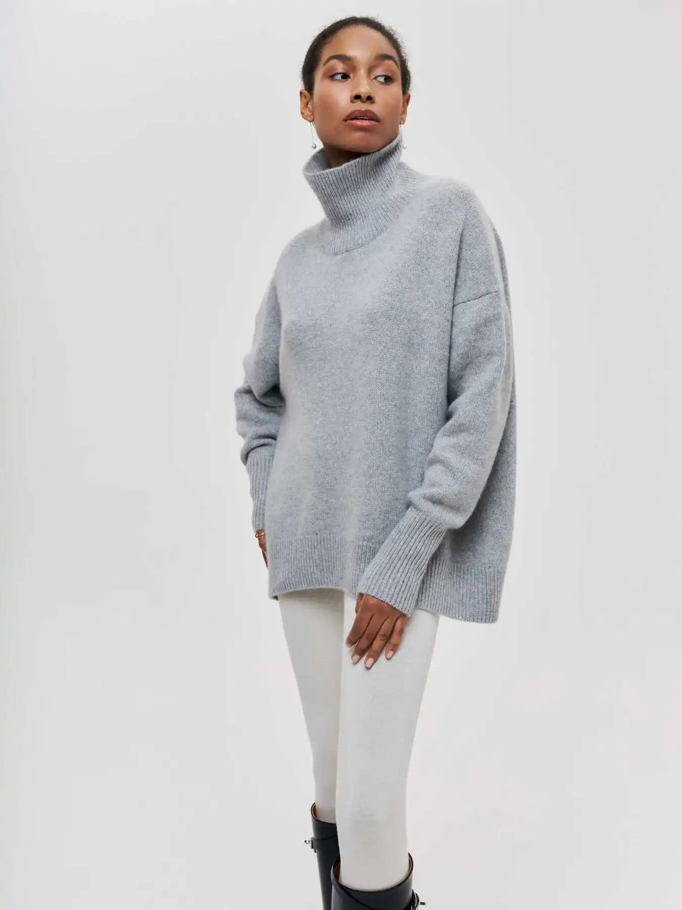 Avery - Relaxed Turtleneck Knit Sweater