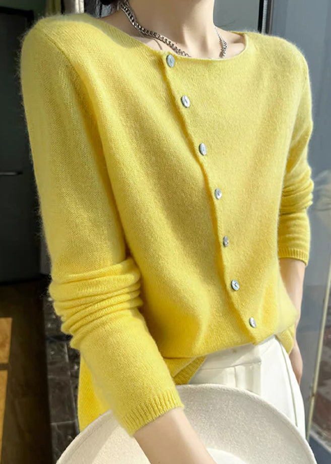 Calla - Simple Style O Neck Button Sweater