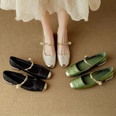 Aisha - Elegant Vintage Look Flats