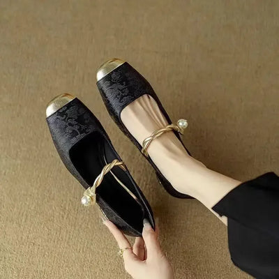 Aisha - Elegant Vintage Look Flats