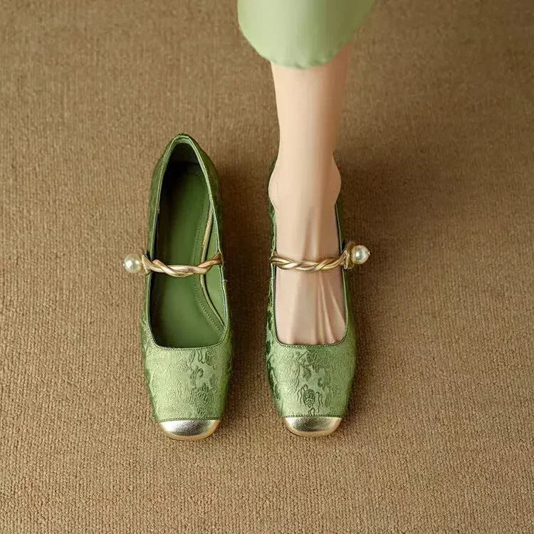 Aisha - Elegant Vintage Look Flats