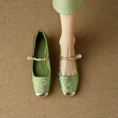 Aisha - Elegant Vintage Look Flats