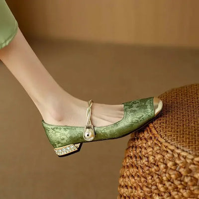 Aisha - Elegant Vintage Look Flats