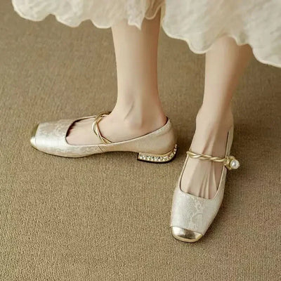 Aisha - Elegant Vintage Look Flats